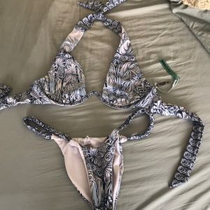 NWT Nova Swim Bikini Size Large.